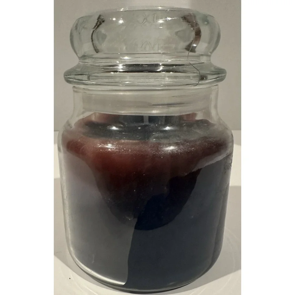 Discontinued 14.5‎ oz Yankee Candle November Rain